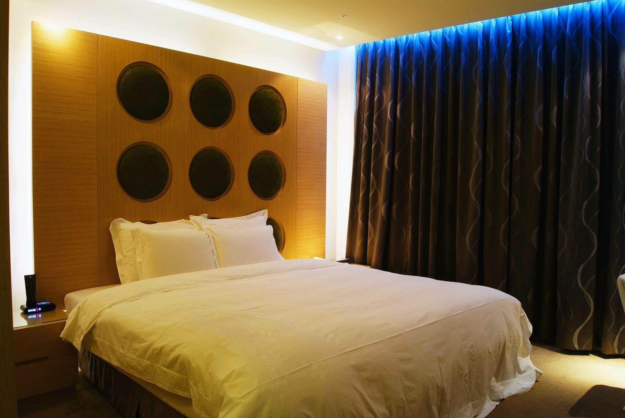 All-Ur Boutique Motel - Taichung Branch Kültér fotó